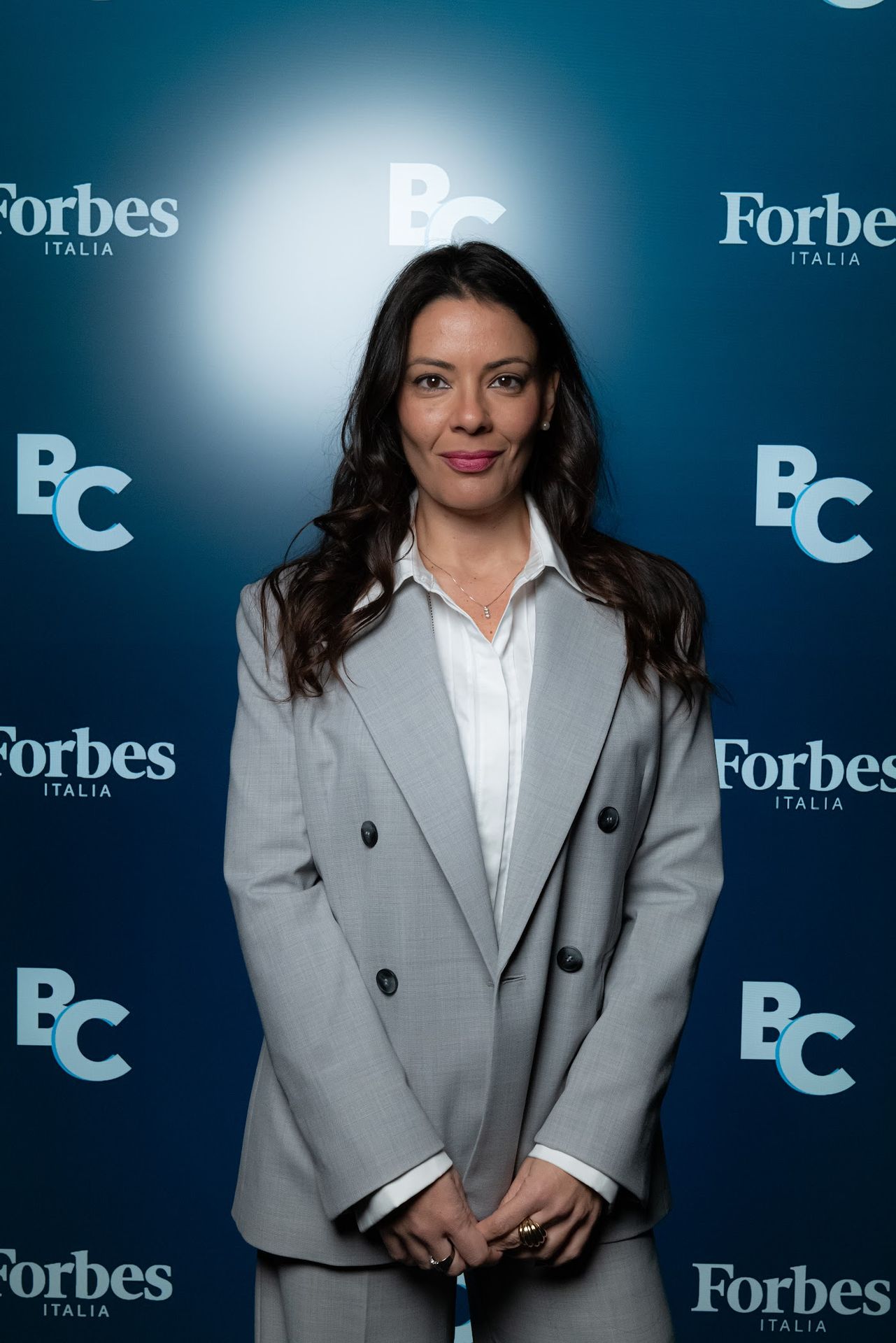 Novia sul palco di Forbes